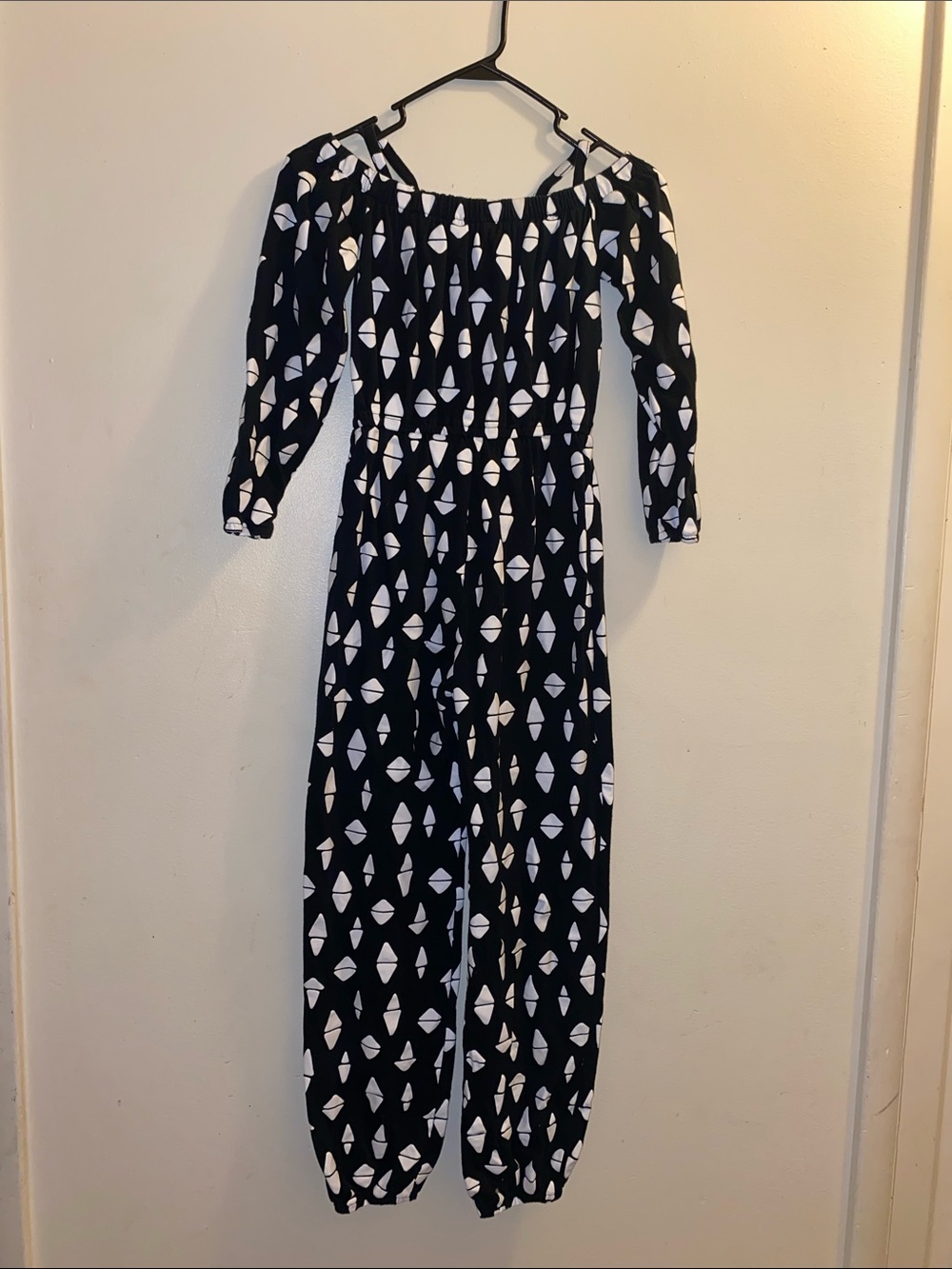 FabKids Black White Geo Cold Shoulder Jumpsuit Size 14/16 Girls XXL Off Shoulder